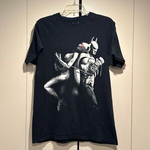 Batman & Cat woman T shirt . large.
